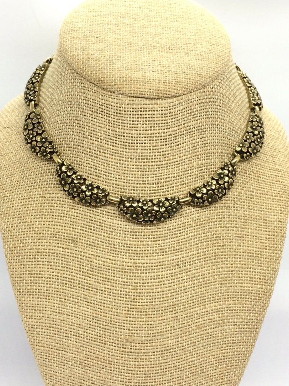 VINTAGE CORO NECKLACE Floral Gold Tone Panel Choker Flower Antiqued Cottage
